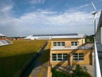 Lycée HQE Léonard de Vinci éolienne et solaire